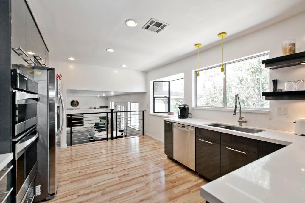Villa Bright, Modern 4Br With Beautiful Backyard & Pool! à Las Vegas Extérieur photo