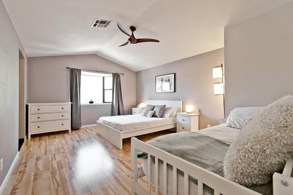 Villa Bright, Modern 4Br With Beautiful Backyard & Pool! à Las Vegas Extérieur photo