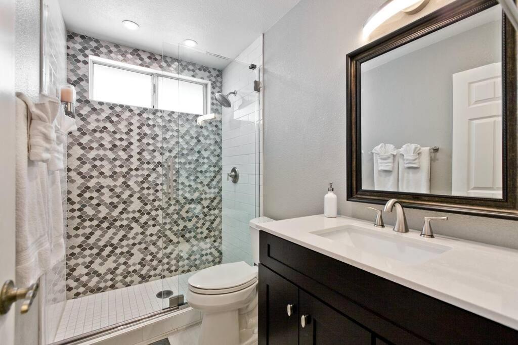 Villa Bright, Modern 4Br With Beautiful Backyard & Pool! à Las Vegas Extérieur photo