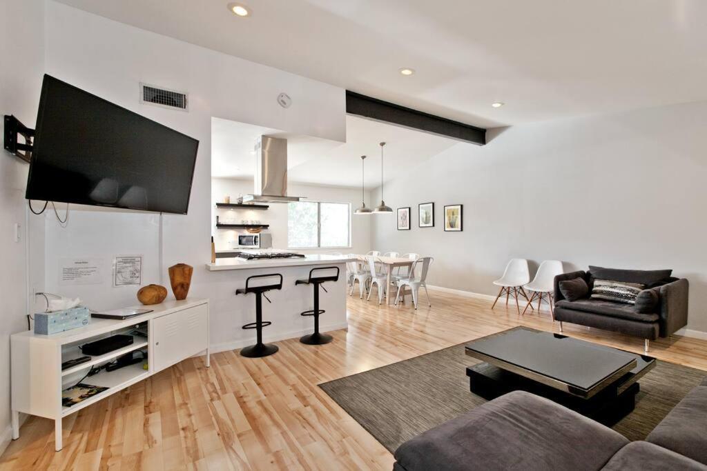 Villa Bright, Modern 4Br With Beautiful Backyard & Pool! à Las Vegas Extérieur photo
